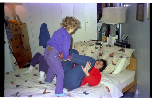 85RachaelDJNeenNYCbed 2